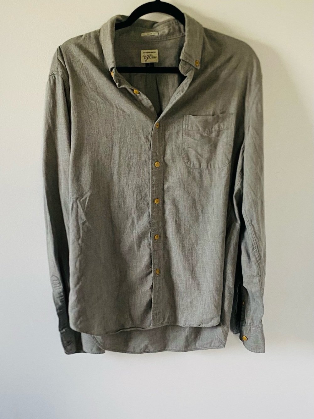 J. Crew Men's Button-Down Shirt — Light Gray with Brown Buttons 100% Cotton